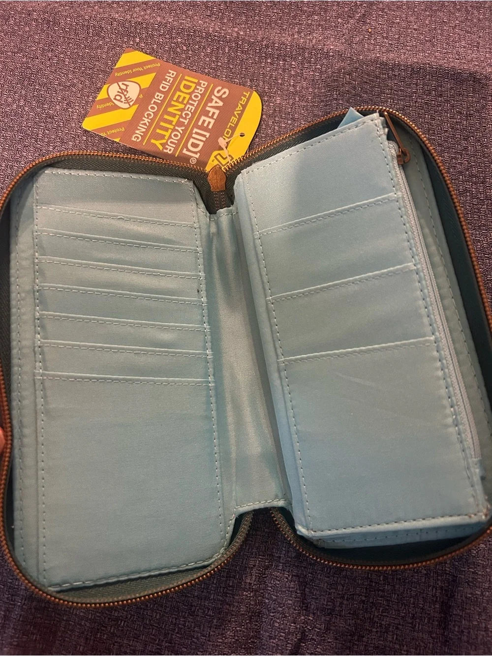 Travelon compact wristlet